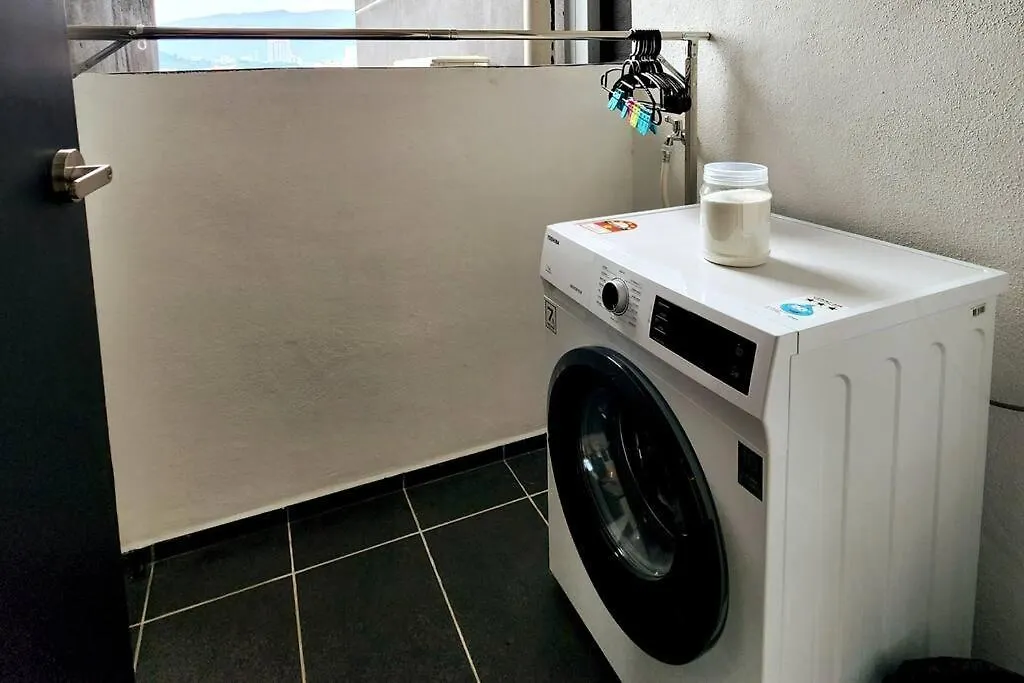 Urban Muji Retreat Suites #3Br #2Carparks Jelutong Daire